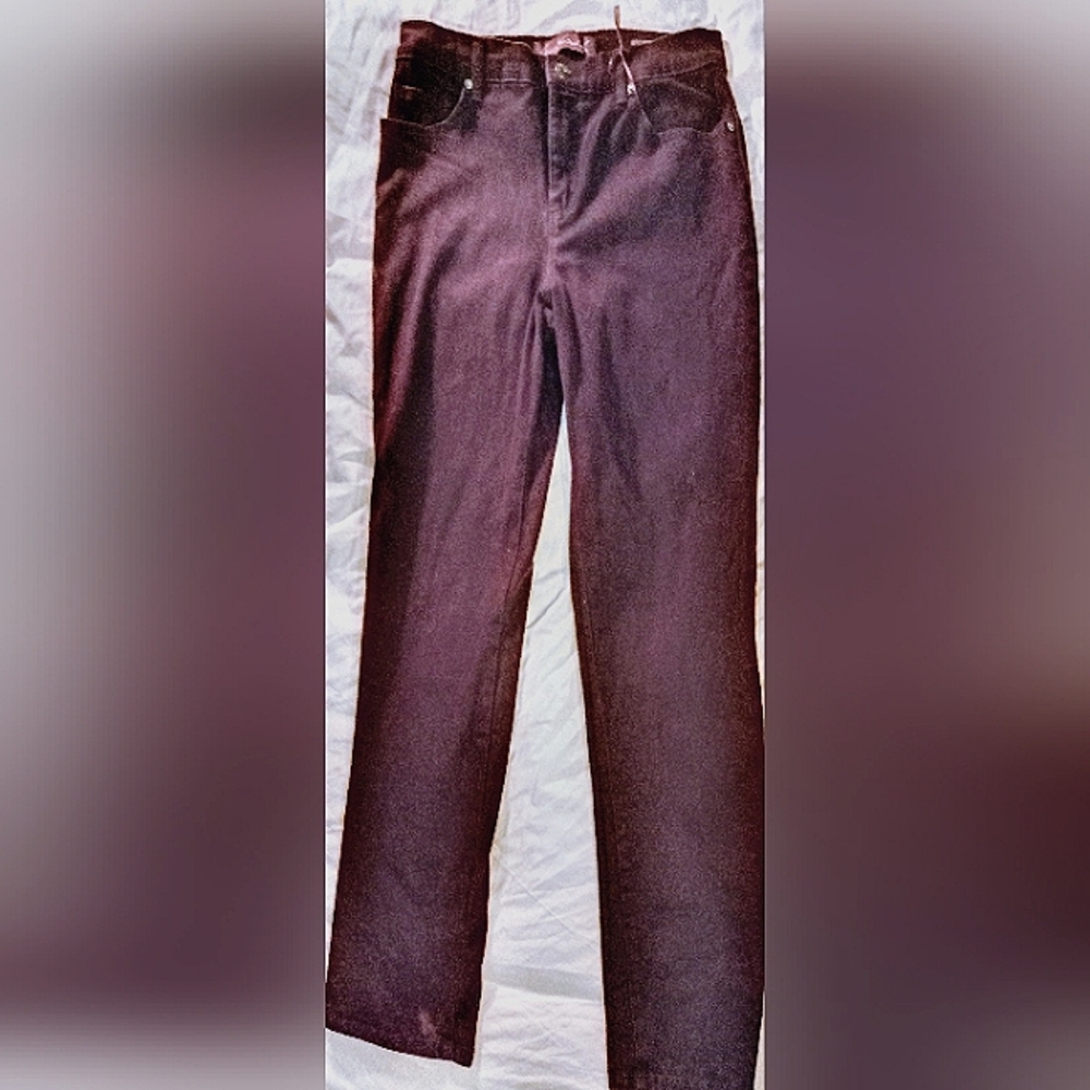 California Lovin' Vintage "Amanda" dk. purple denim by Gloria Vanderbilt size 8.